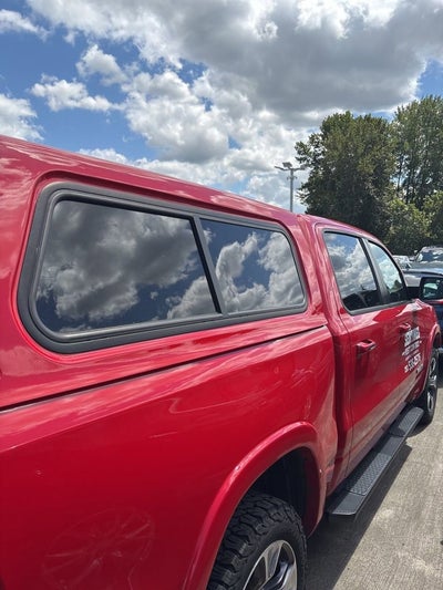 2020 RAM 1500 Laramie Crew Cab 4x4 5'7" Box