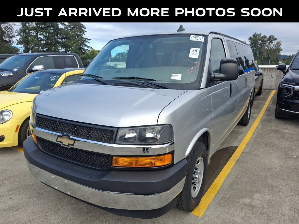 2017 Chevrolet Express Passenger 3500 LT