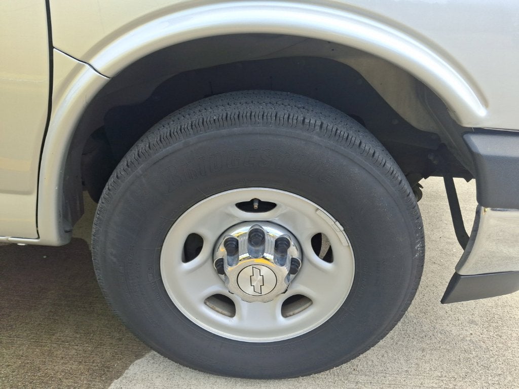 2017 Chevrolet Express Passenger 3500 LT