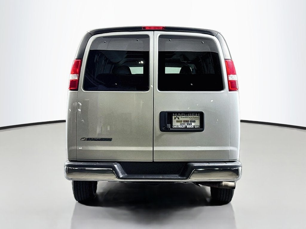 2017 Chevrolet Express Passenger 3500 LT
