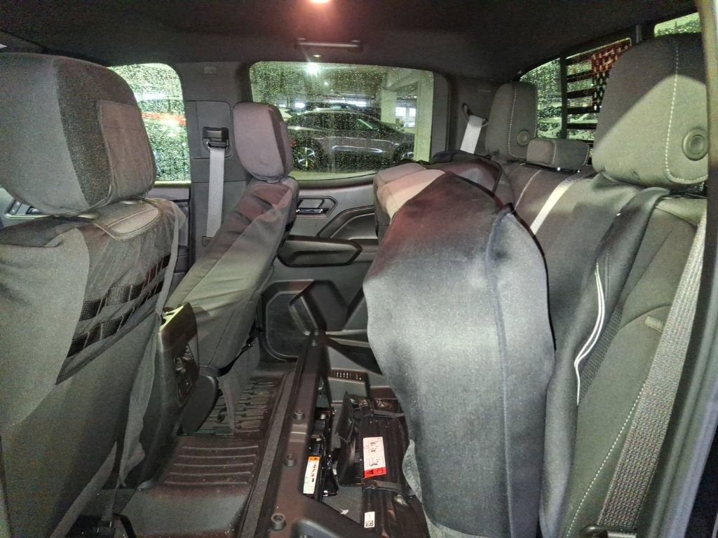 2025 Chevrolet Colorado WT/LT