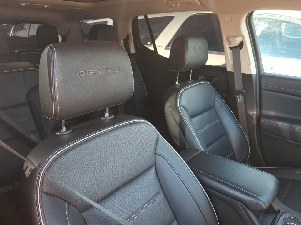 2022 GMC Acadia Denali