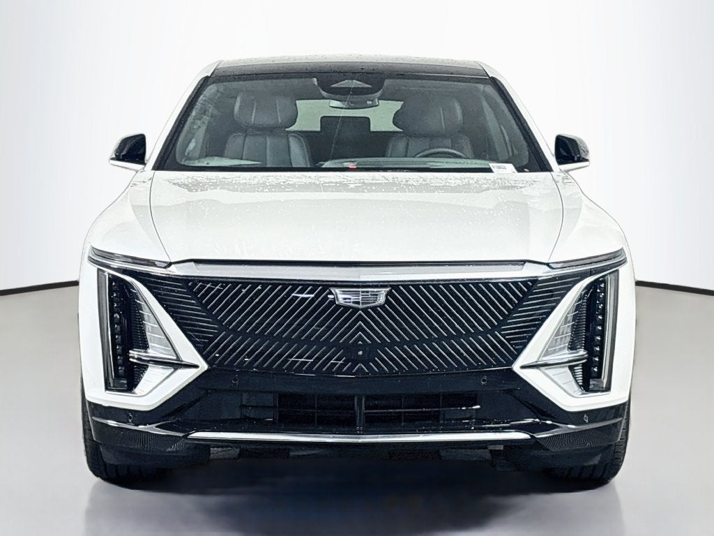2024 Cadillac LYRIQ Luxury 1