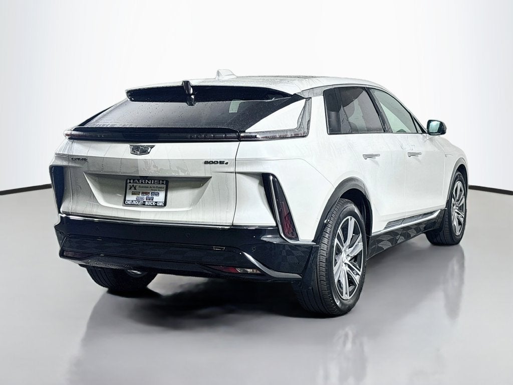 2024 Cadillac LYRIQ Luxury 1