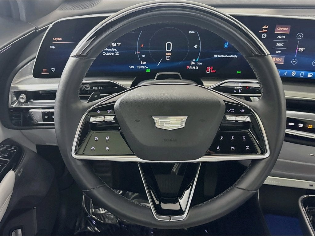 2024 Cadillac LYRIQ Luxury 2