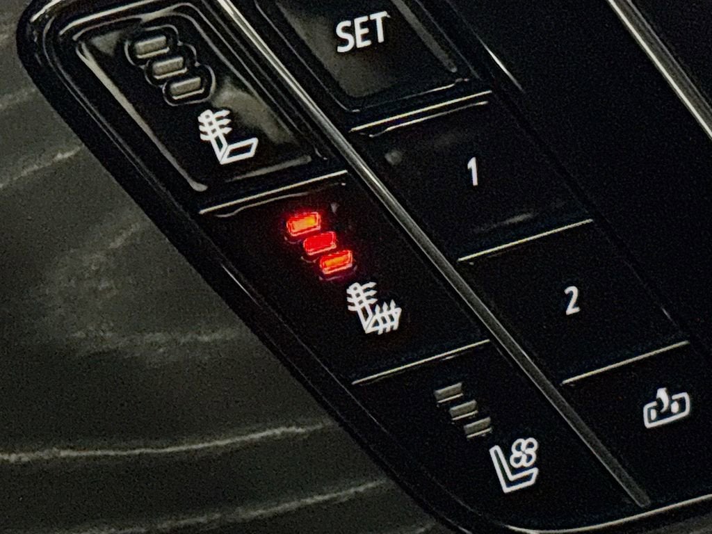 2024 Cadillac LYRIQ Sport 2