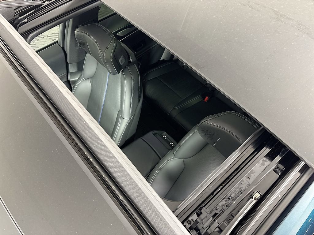 2024 Cadillac LYRIQ Sport 2