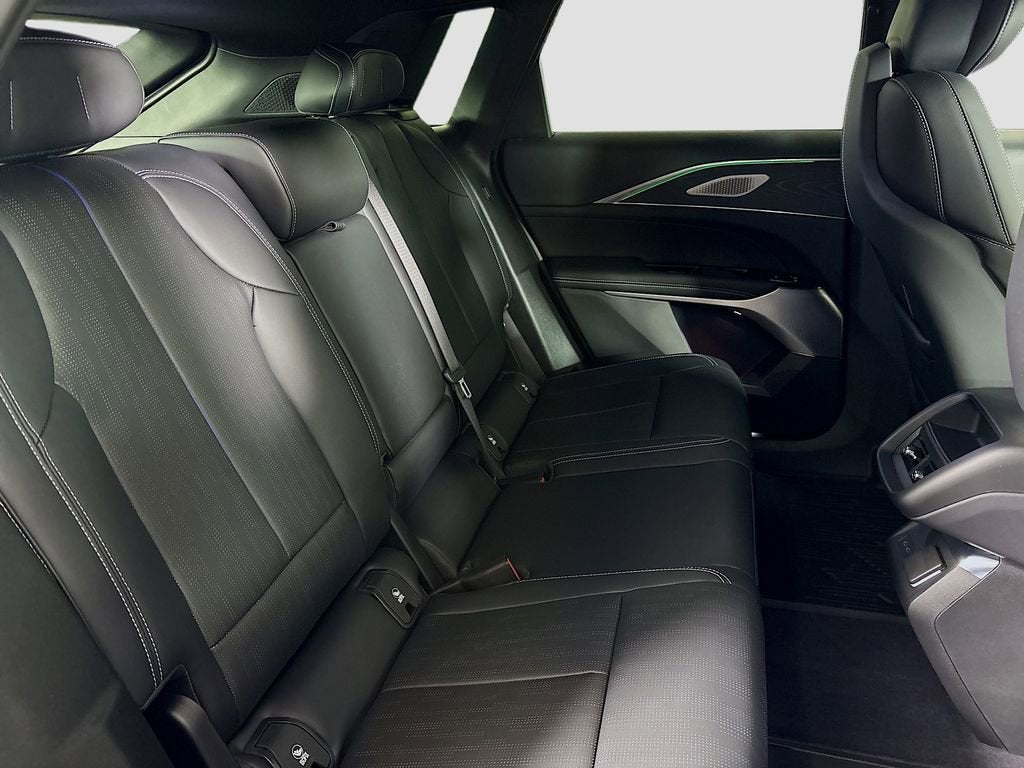 2024 Cadillac LYRIQ Sport 2