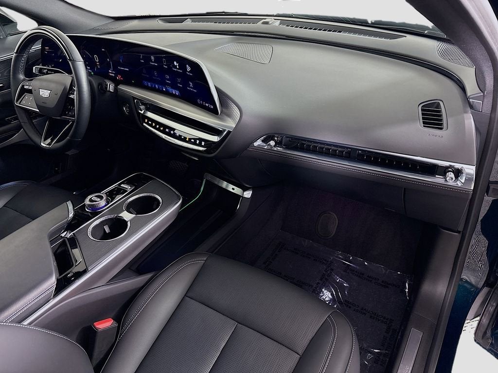 2024 Cadillac LYRIQ Sport 2