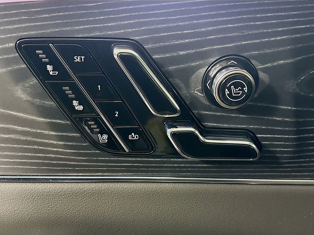 2024 Cadillac LYRIQ Sport 2