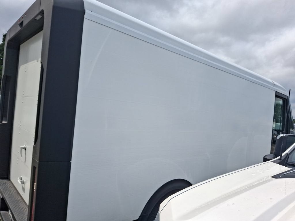 2024 BrightDrop Zevo 600 EJY