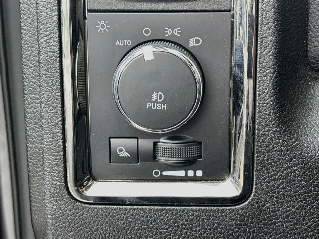 2018 RAM 2500 Big Horn Crew Cab 4x4 6'4" Box