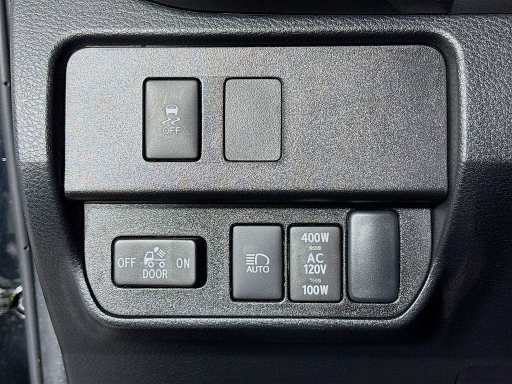 2022 Toyota Tacoma 4WD SR