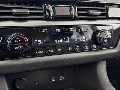 2023 Nissan Pathfinder SL 4WD