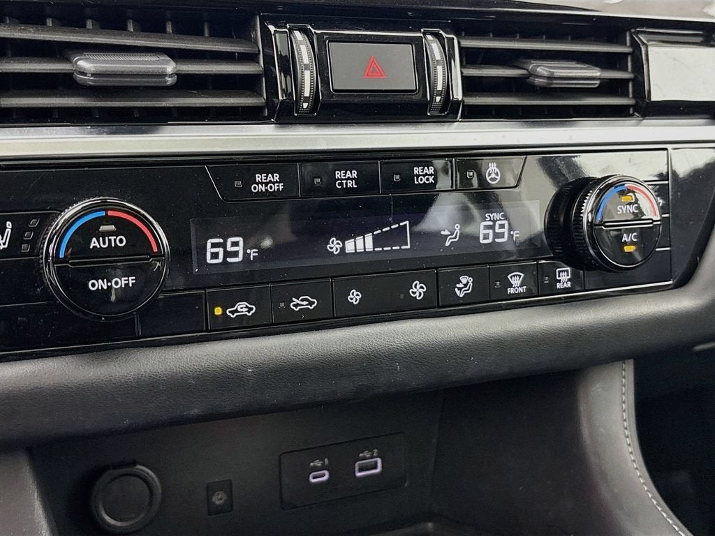 2023 Nissan Pathfinder SL 4WD