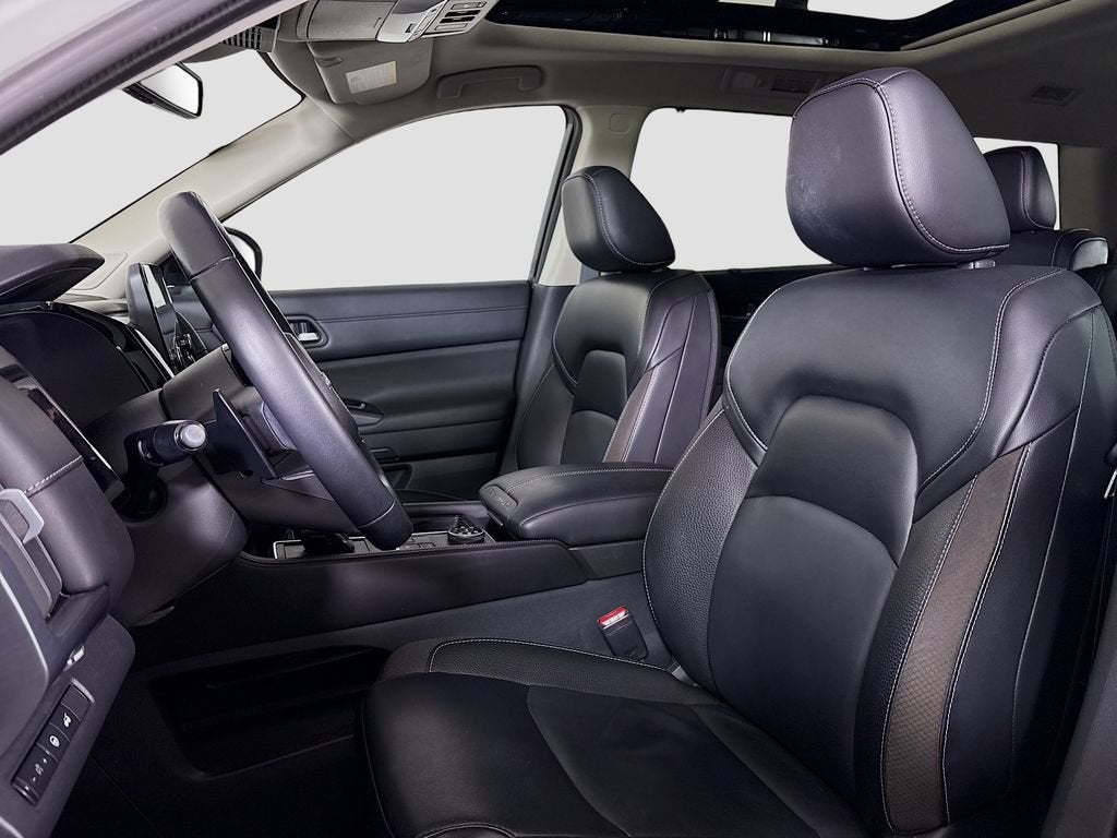 2023 Nissan Pathfinder SL 4WD