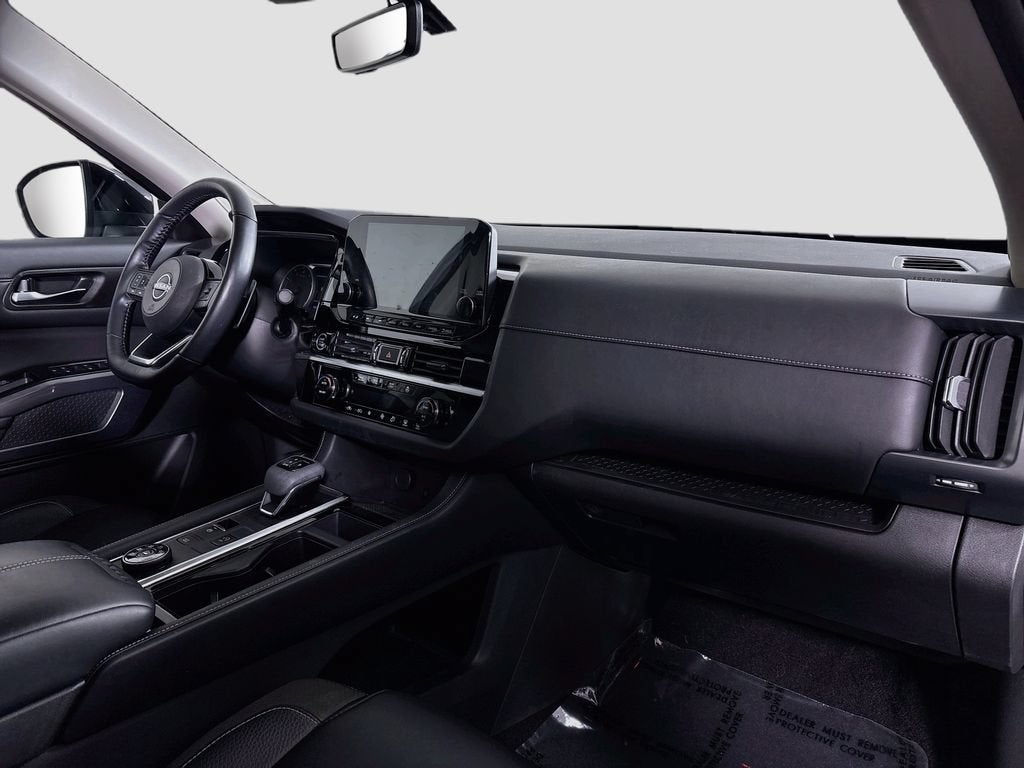 2023 Nissan Pathfinder SL 4WD
