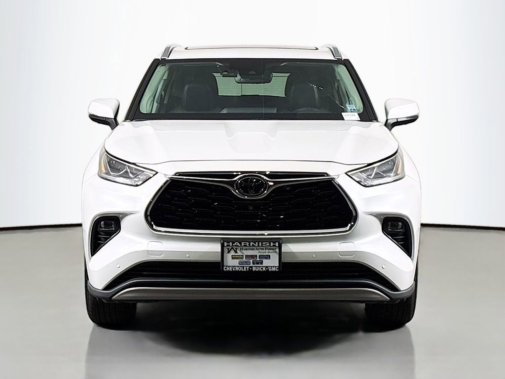 2022 Toyota Highlander Platinum