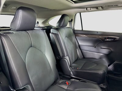 2022 Toyota Highlander Platinum