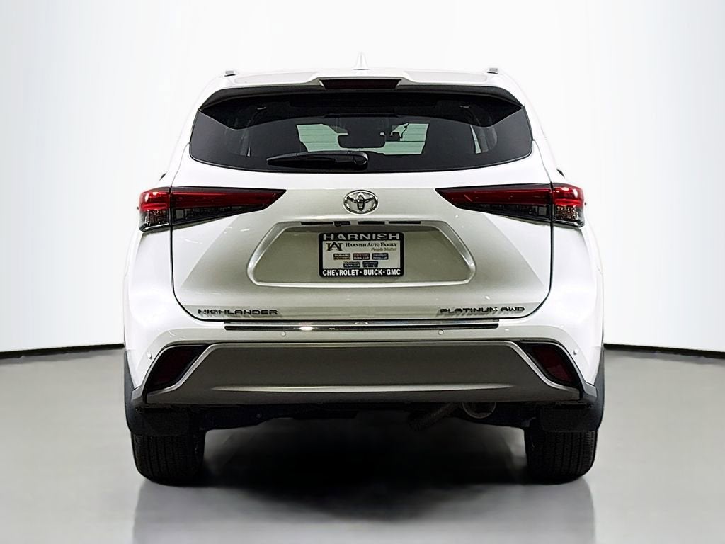 2022 Toyota Highlander Platinum