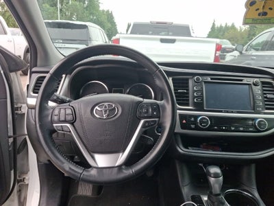 2017 Toyota Highlander SE
