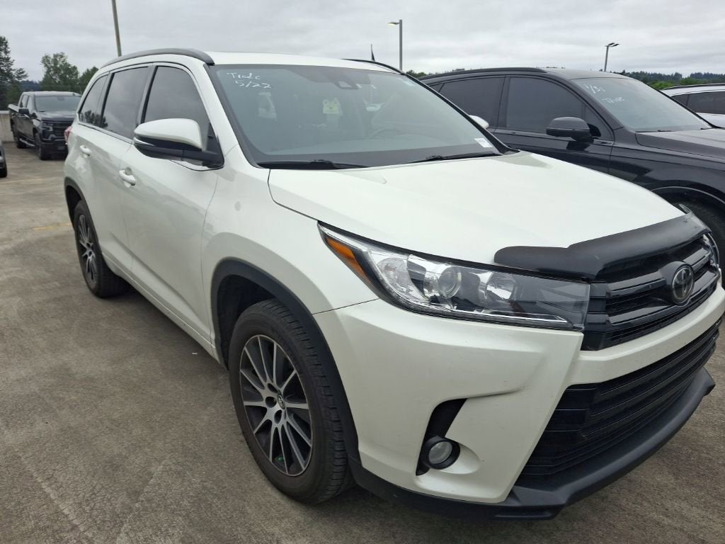 2017 Toyota Highlander SE