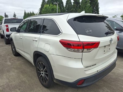 2017 Toyota Highlander SE