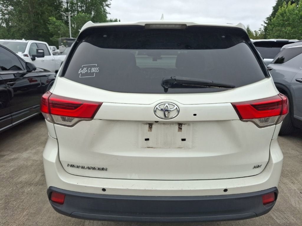 2017 Toyota Highlander SE