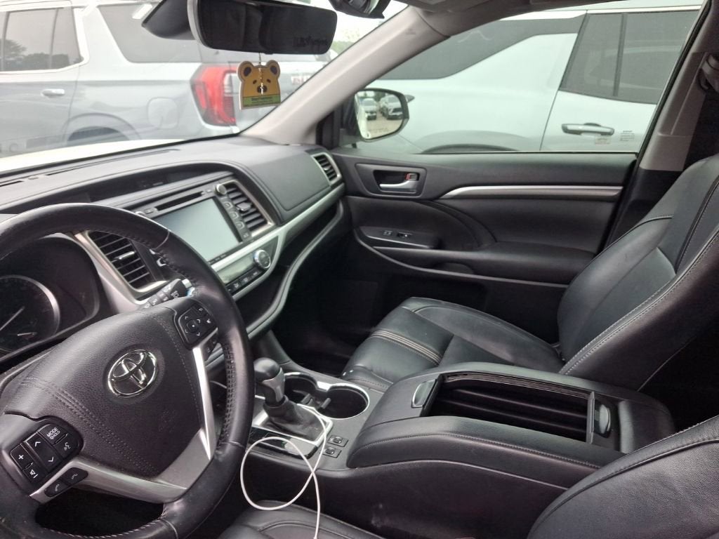 2017 Toyota Highlander SE