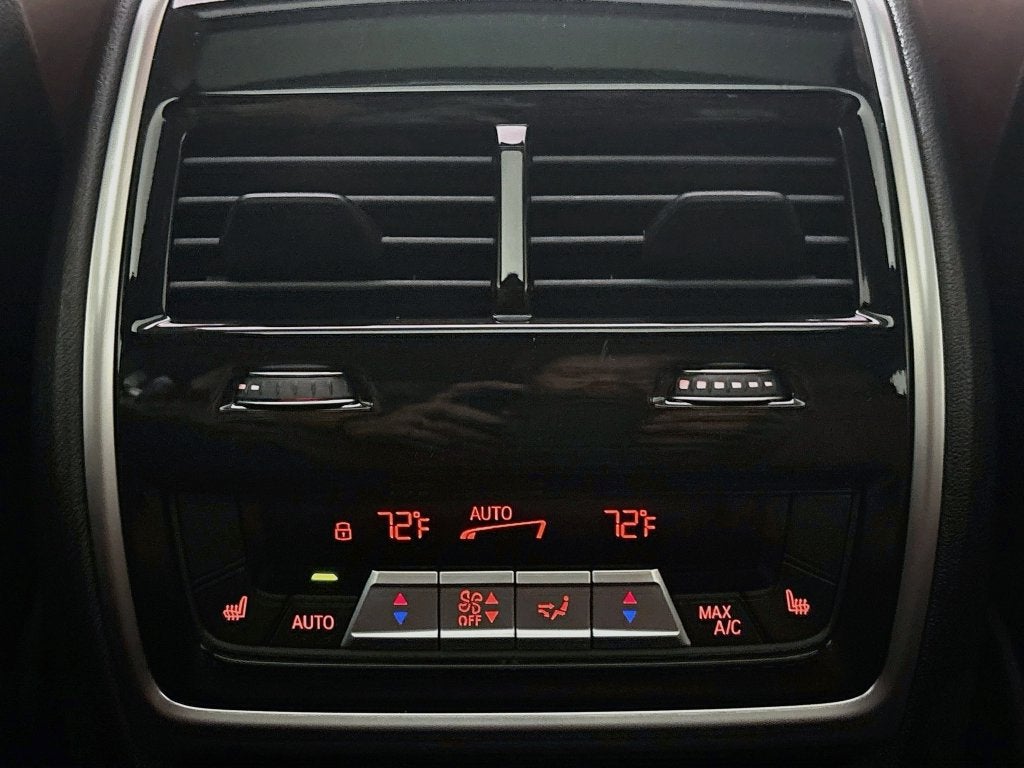 2021 BMW X7 M50i