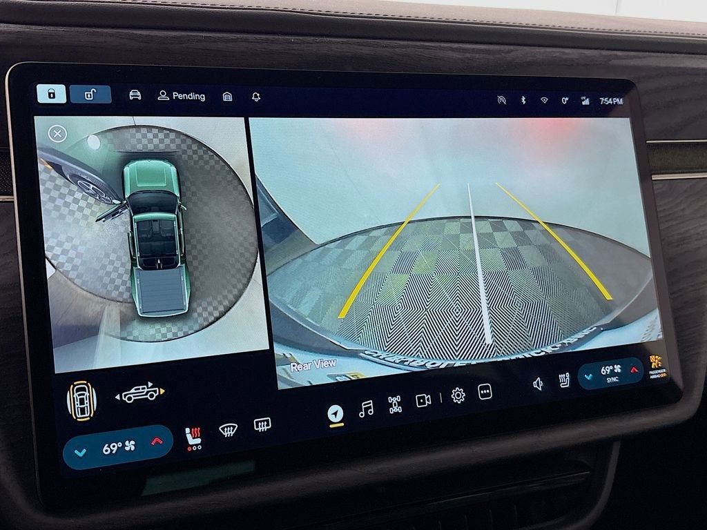 2022 RIVIAN R1T Adventure Package