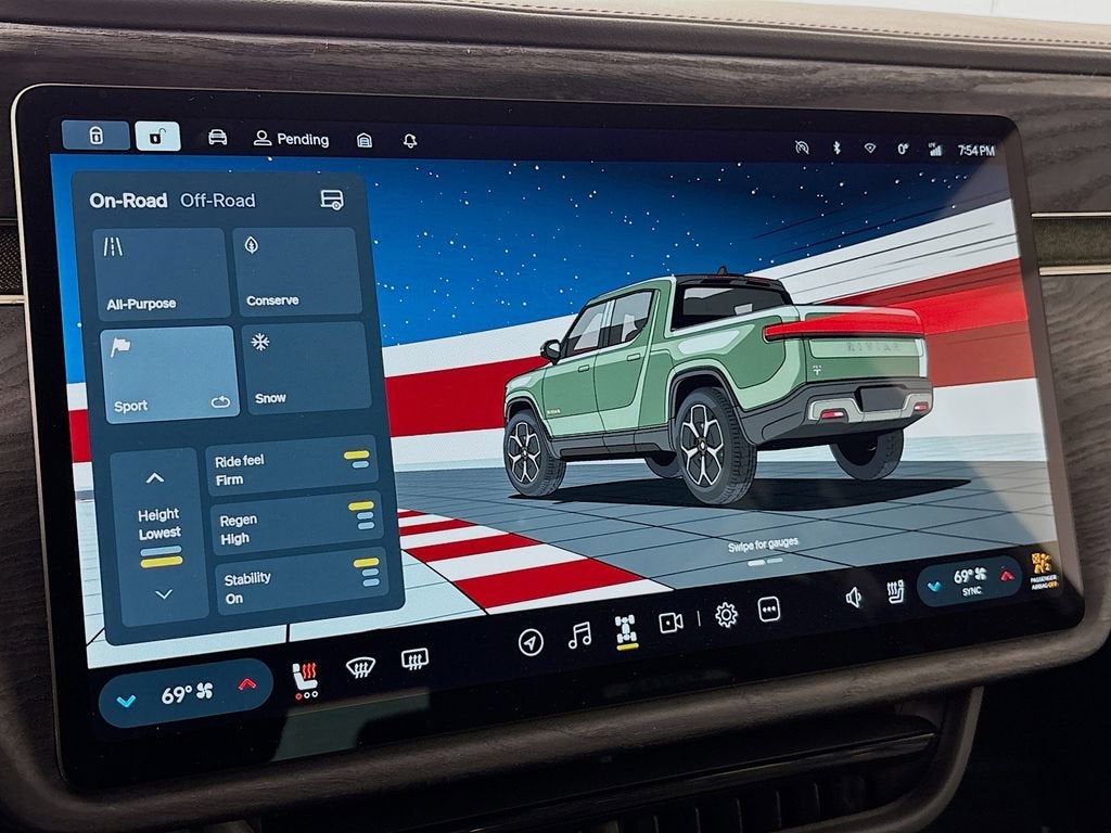 2022 RIVIAN R1T Adventure Package