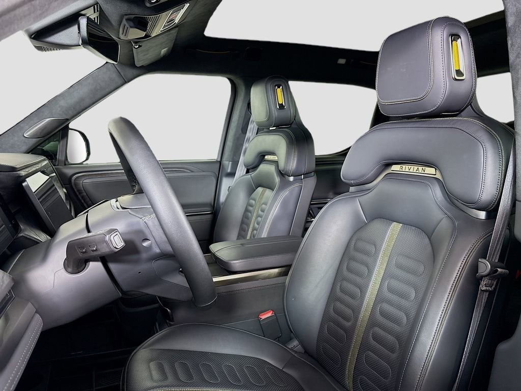 2022 RIVIAN R1T Adventure Package