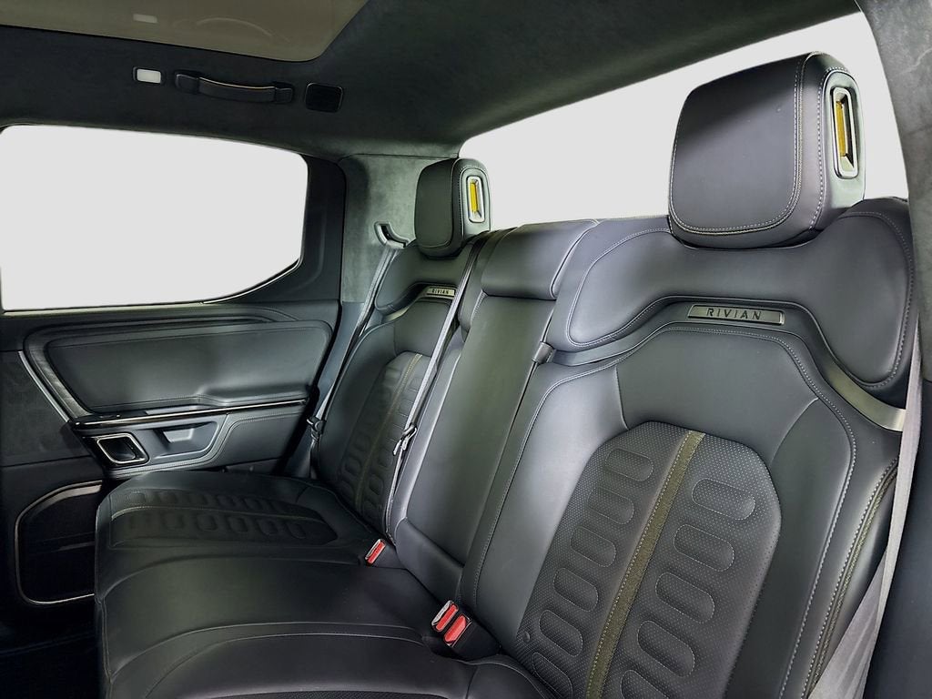 2022 RIVIAN R1T Adventure Package