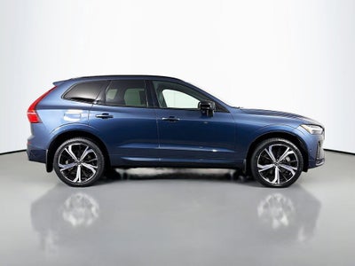 2022 Volvo XC60 B6 R-Design