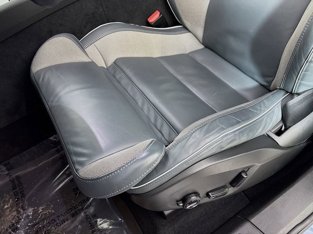 2022 Volvo XC60 B6 R-Design