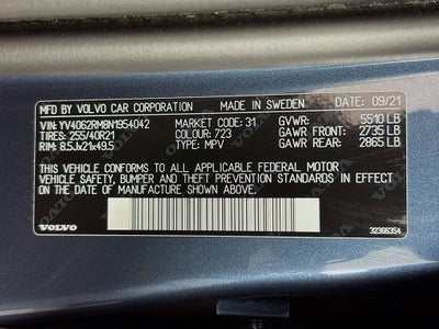 2022 Volvo XC60 B6 R-Design